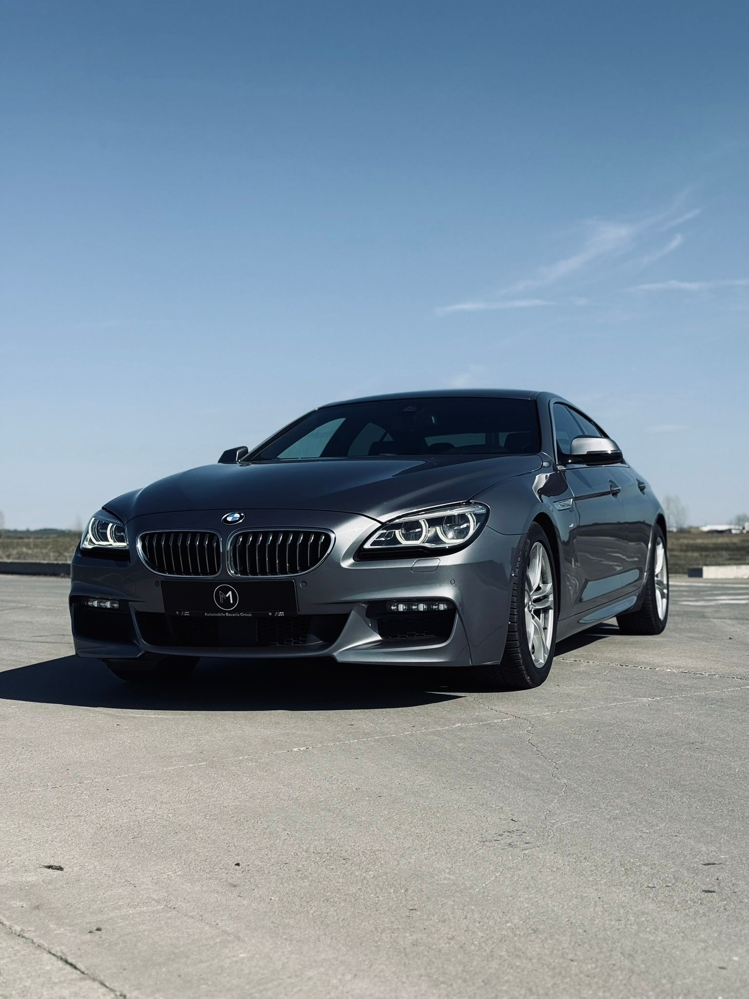 BMW Seria 6 Gran Coupé gri, unghi frontal