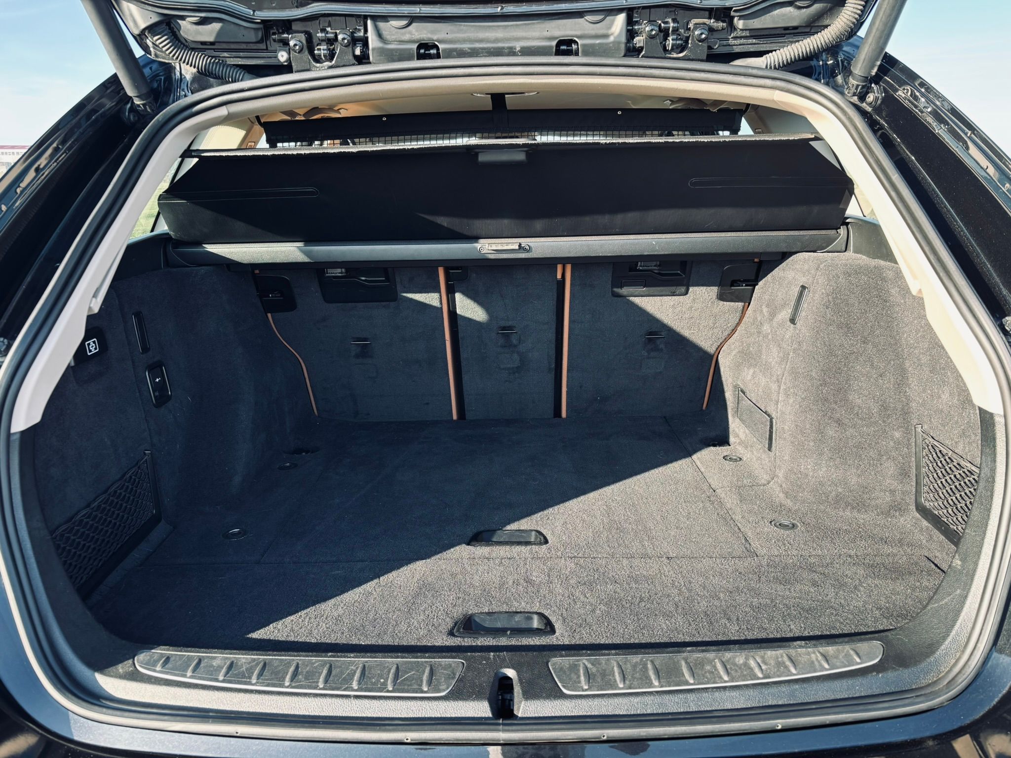 Interior portbagaj cu protecție bagaje ridicată BMW Seria 3 Luxury