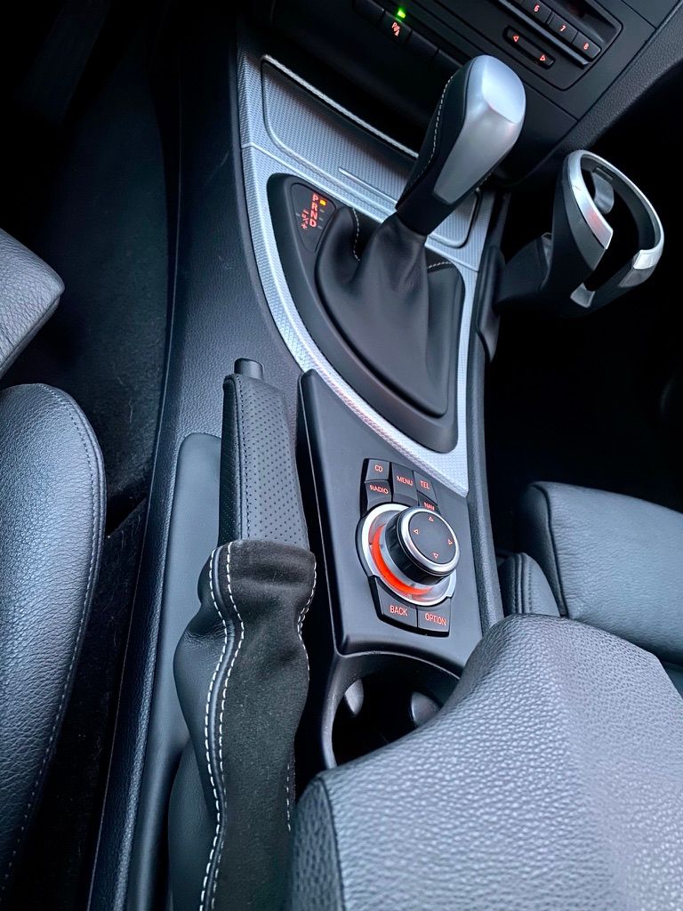 BMW Seria 1 Coupé, Accesorii M Performance manetă schimbător, manșon, frână de mână, Nappa și Alcantara